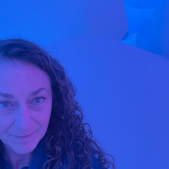 Meet your Posher, Natalie - Picture 1 of 2